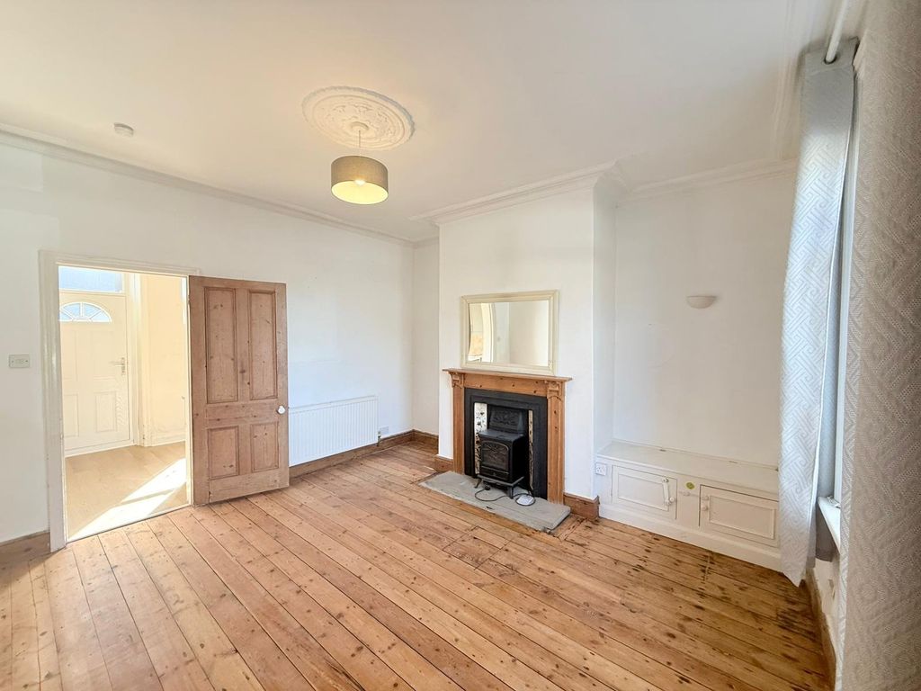 Property photo 3 of 21 Picture No. 23