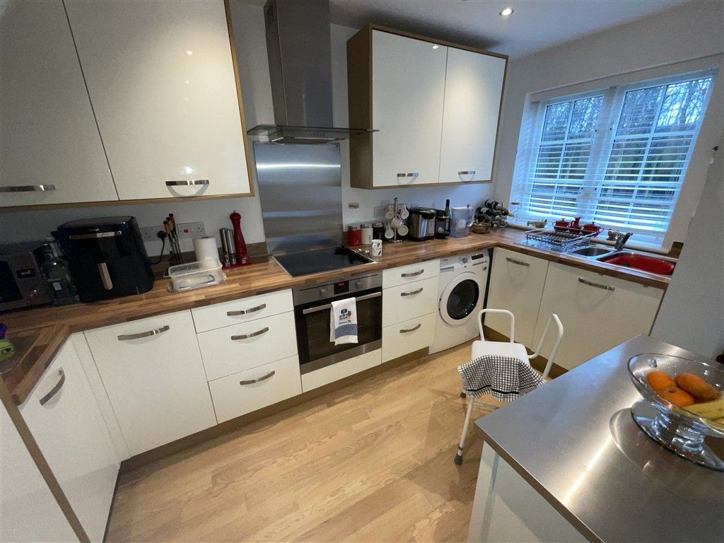 Property photo 2 of 4 Kitchen