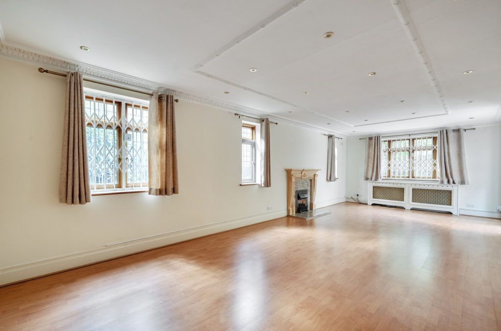Property photo 2 of 21