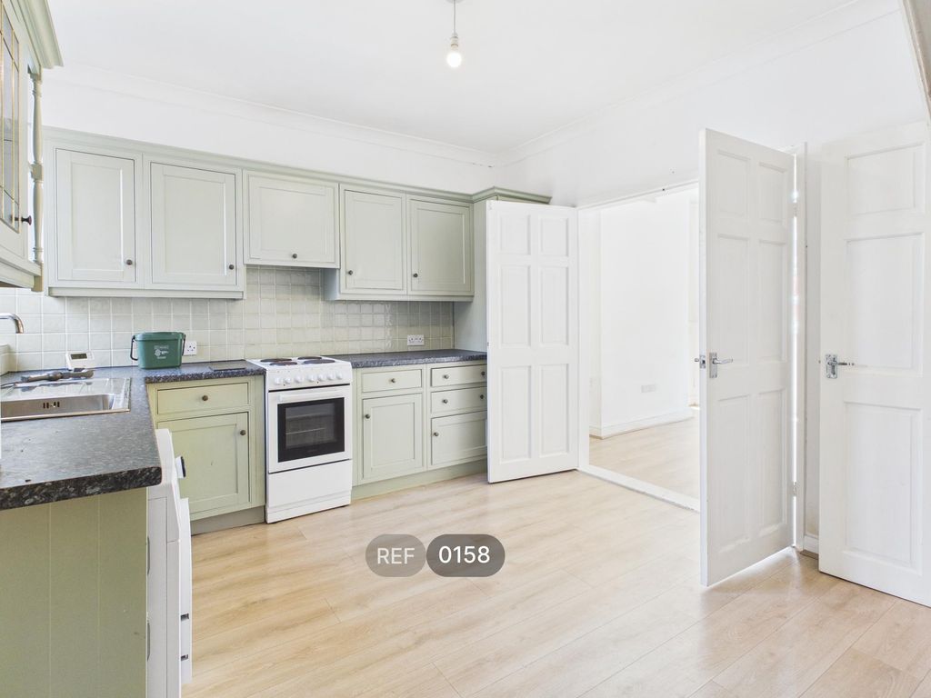 Property photo 2 of 30 Kitchen