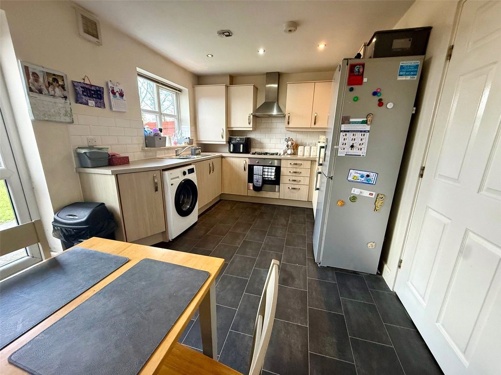 Property photo 3 of 16 Picture No. 15