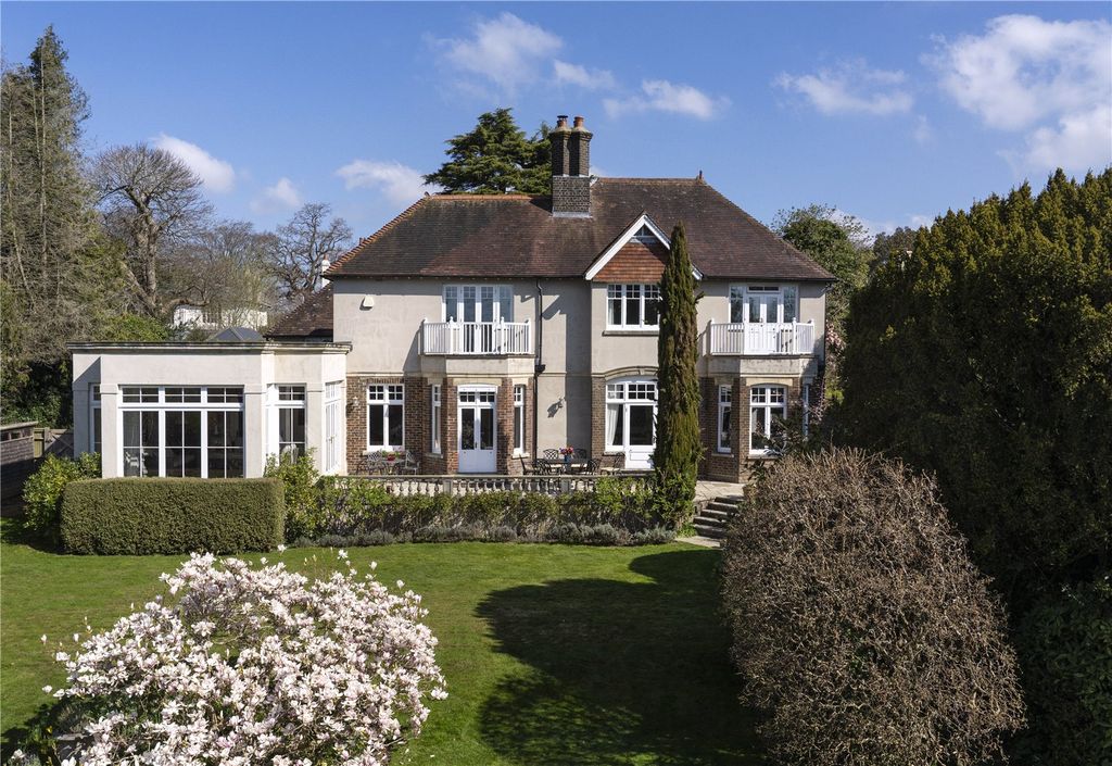 Property photo 1 of 17 Abbotsdene