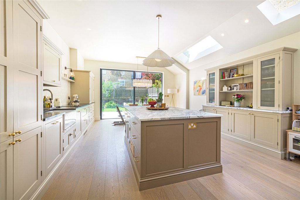 Property photo 1 of 24 Kitchen