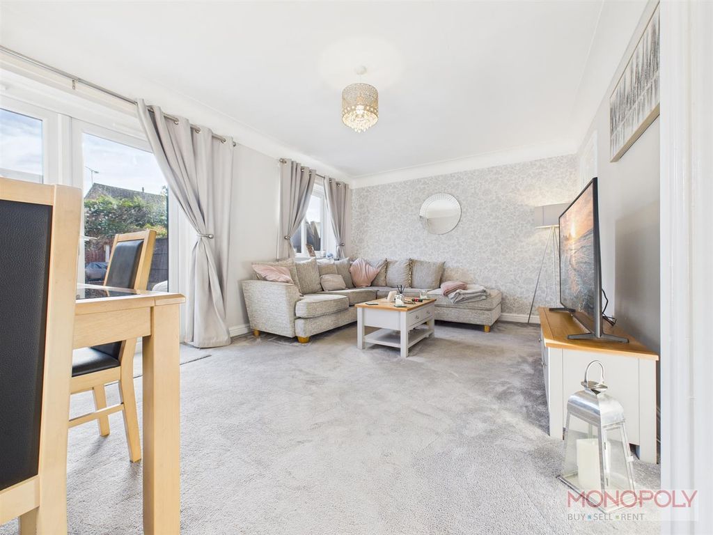 Property photo 2 of 20 Cam04439G0-Pr0216-Still010.Jpg