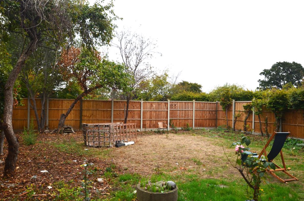Property photo 3 of 7 Garden