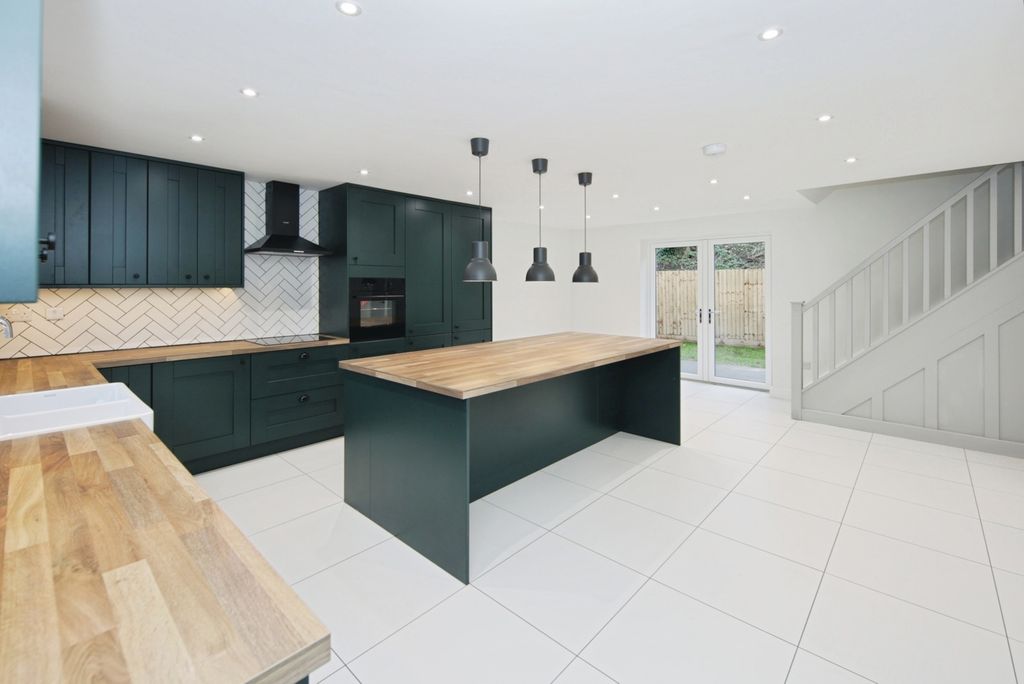 Property photo 2 of 28 Pbox-Img.Jpg