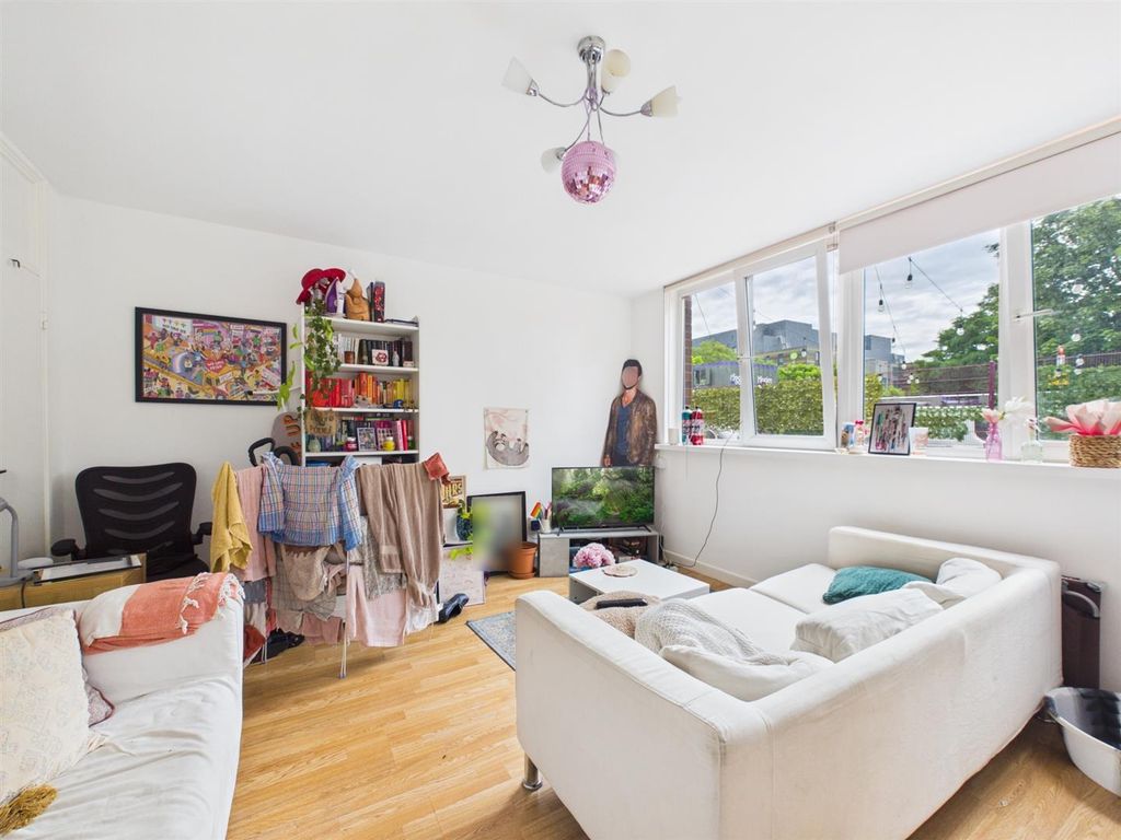 Property photo 1 of 10 Cam04237G0-Pr0329-Still003.Jpg