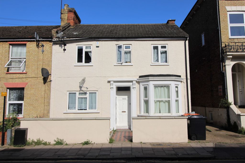 Property photo 1 of 5