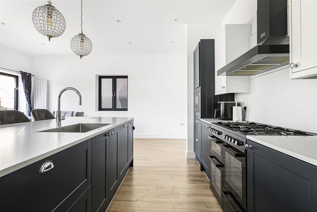 Property photo 3 of 31 Open Plan Kitchen/Dining Room