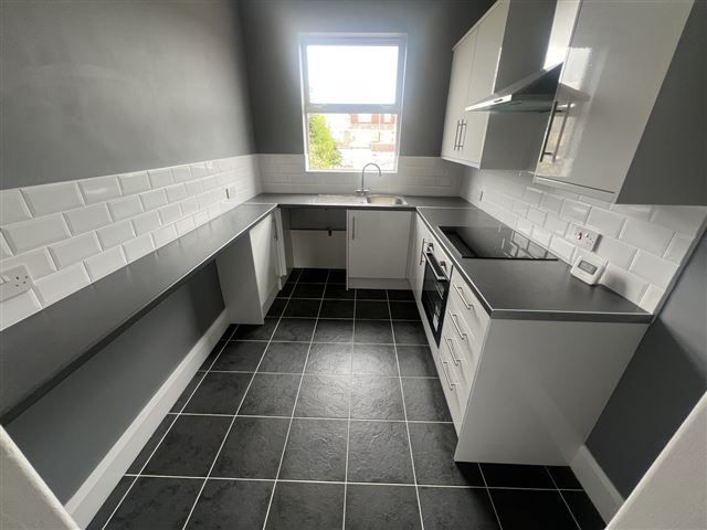 Property photo 3 of 14 Kitchen
