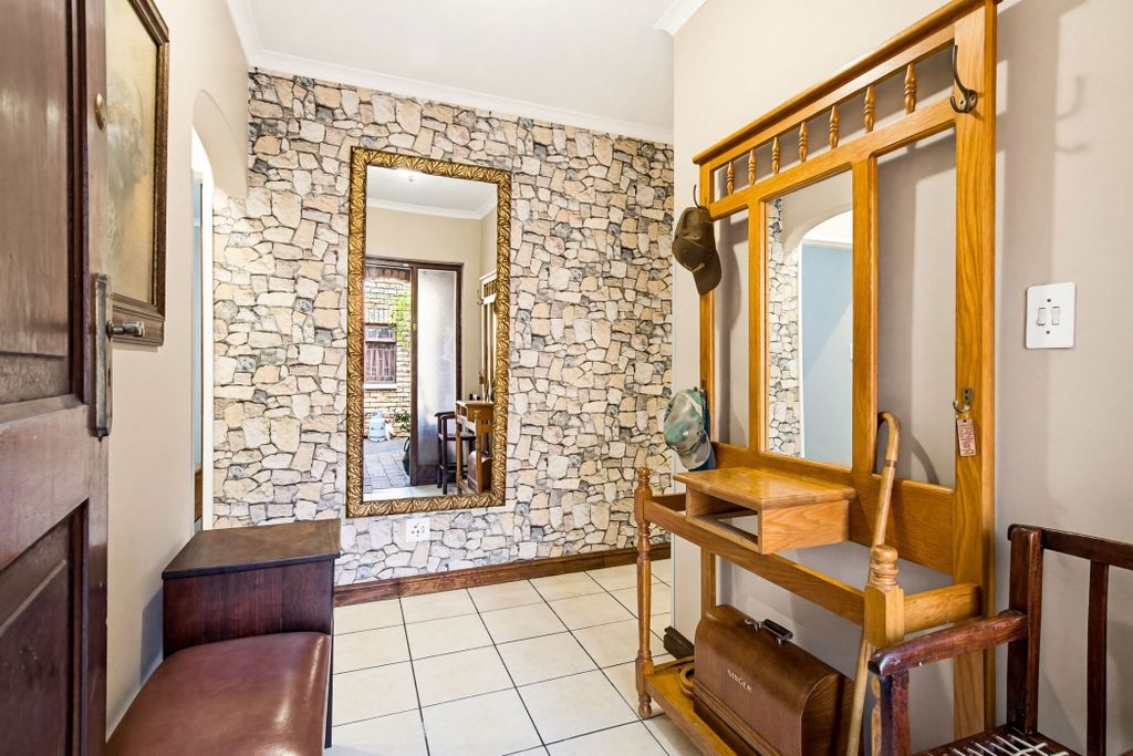 Property photo 3 of 27 1Bc1738429