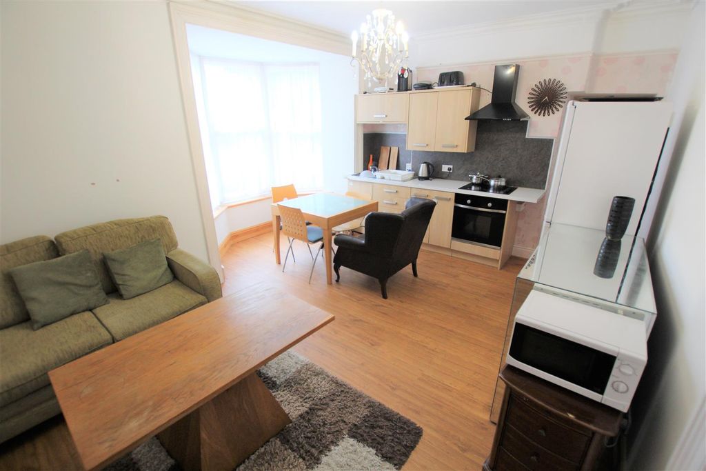 Property photo 2 of 6 P1464 K1.Jpg