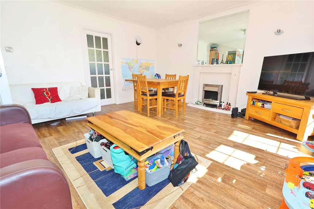 Property photo 3 of 7 Picture No. 12