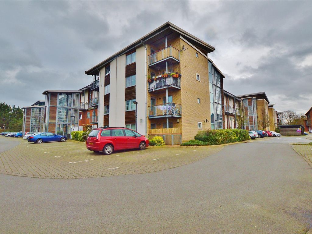 Property photo 1 of 7 Two Bedroom Flat For Sale