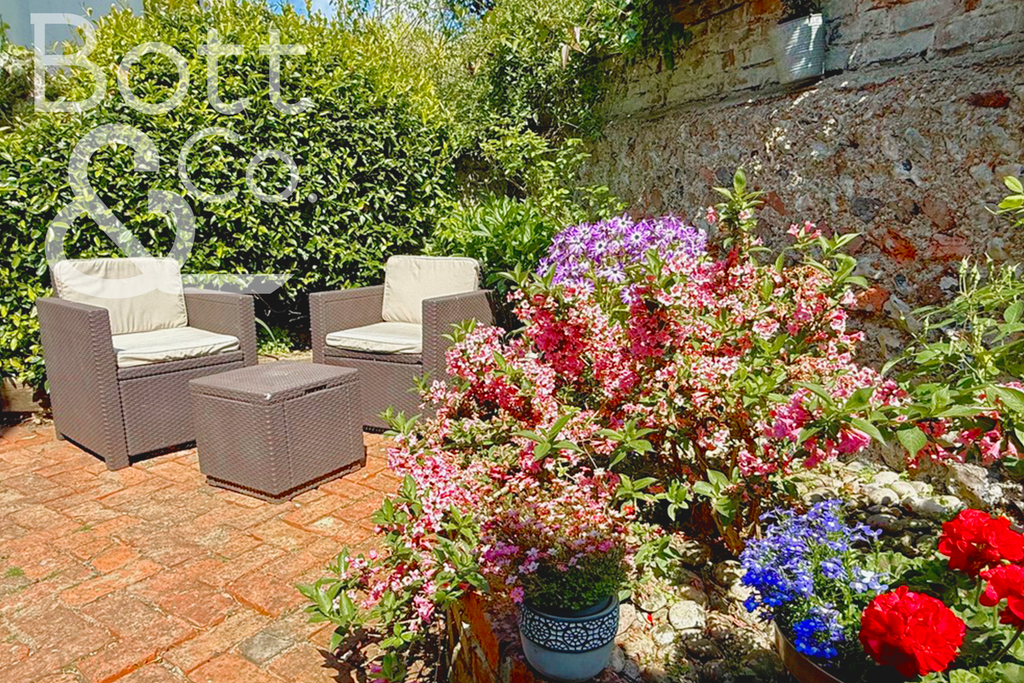 Property photo 2 of 14