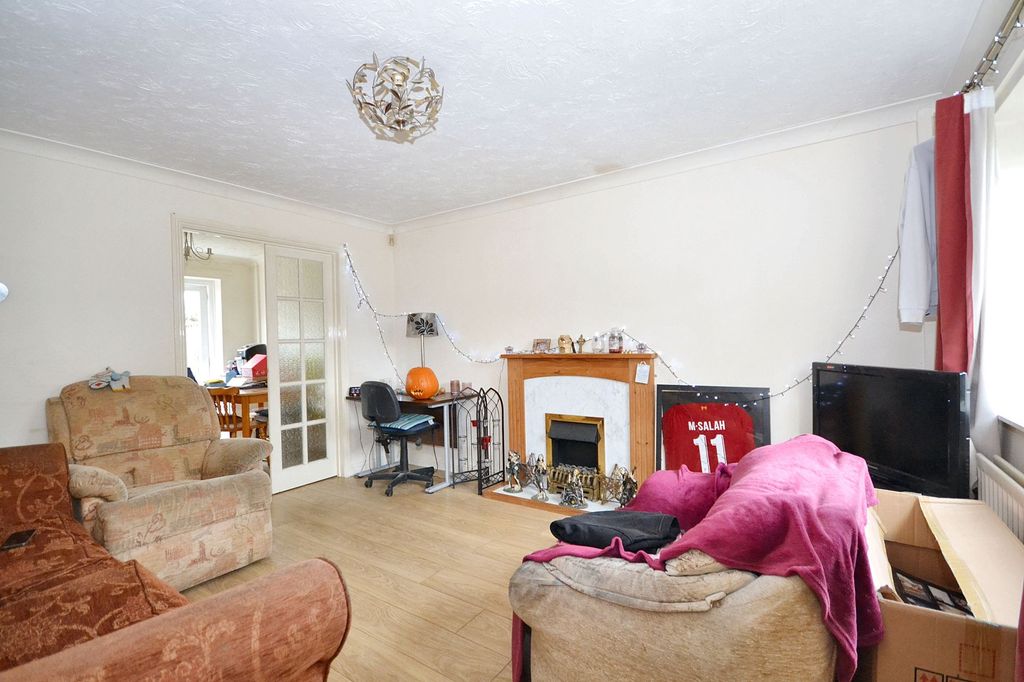 Property photo 2 of 11