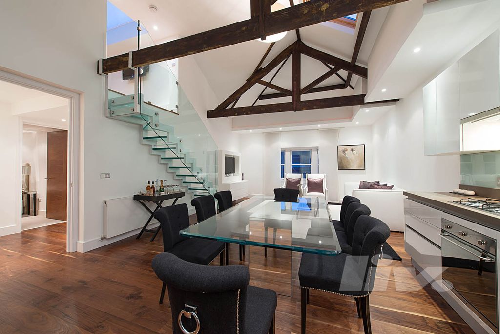 Property photo 3 of 25 Photo 23