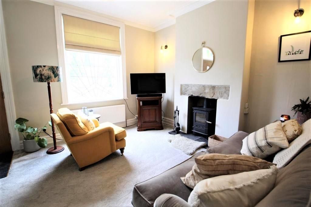 Property photo 2 of 11 Lounge
