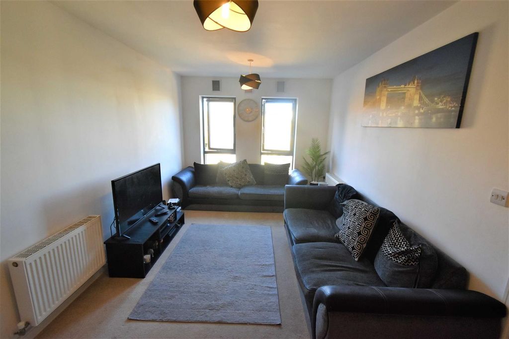 Property photo 3 of 5