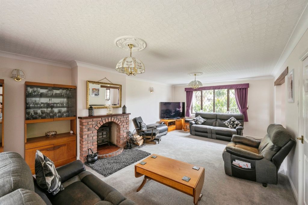 Property photo 3 of 19