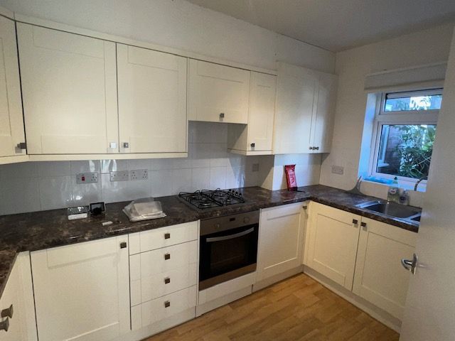 Property photo 3 of 6 Kitchen