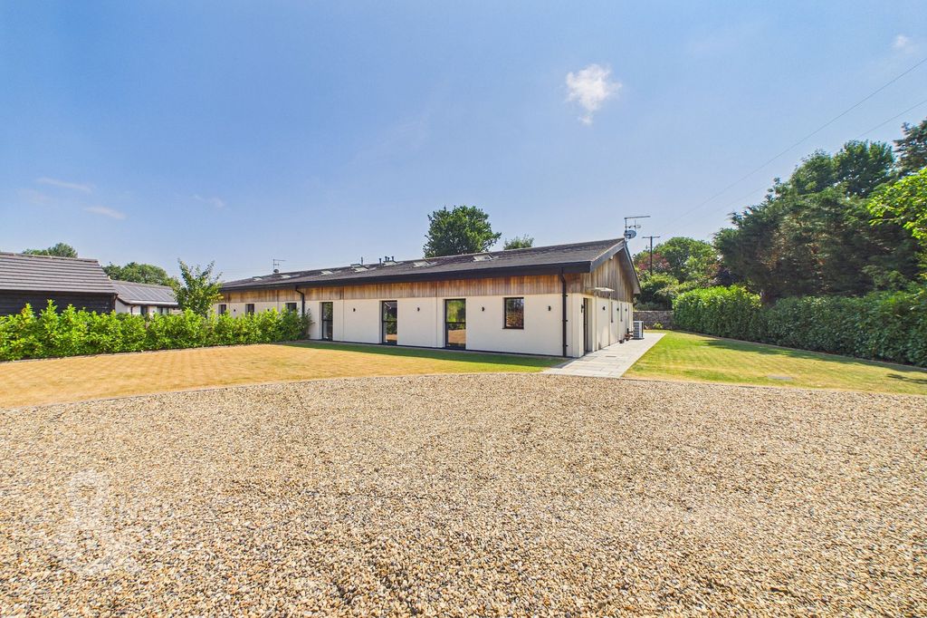 Property photo 2 of 24