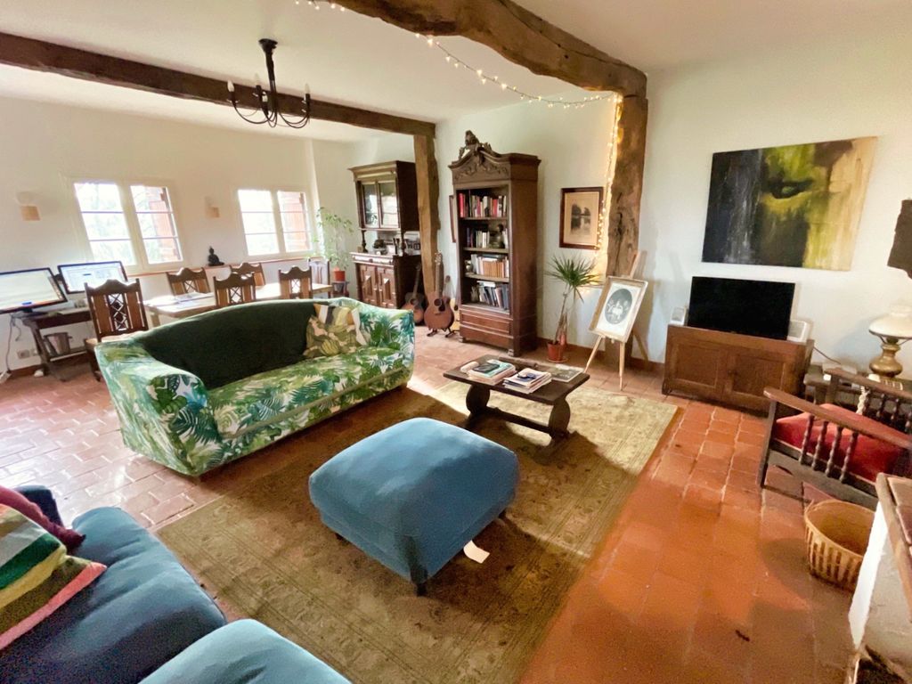 Property photo 2 of 26