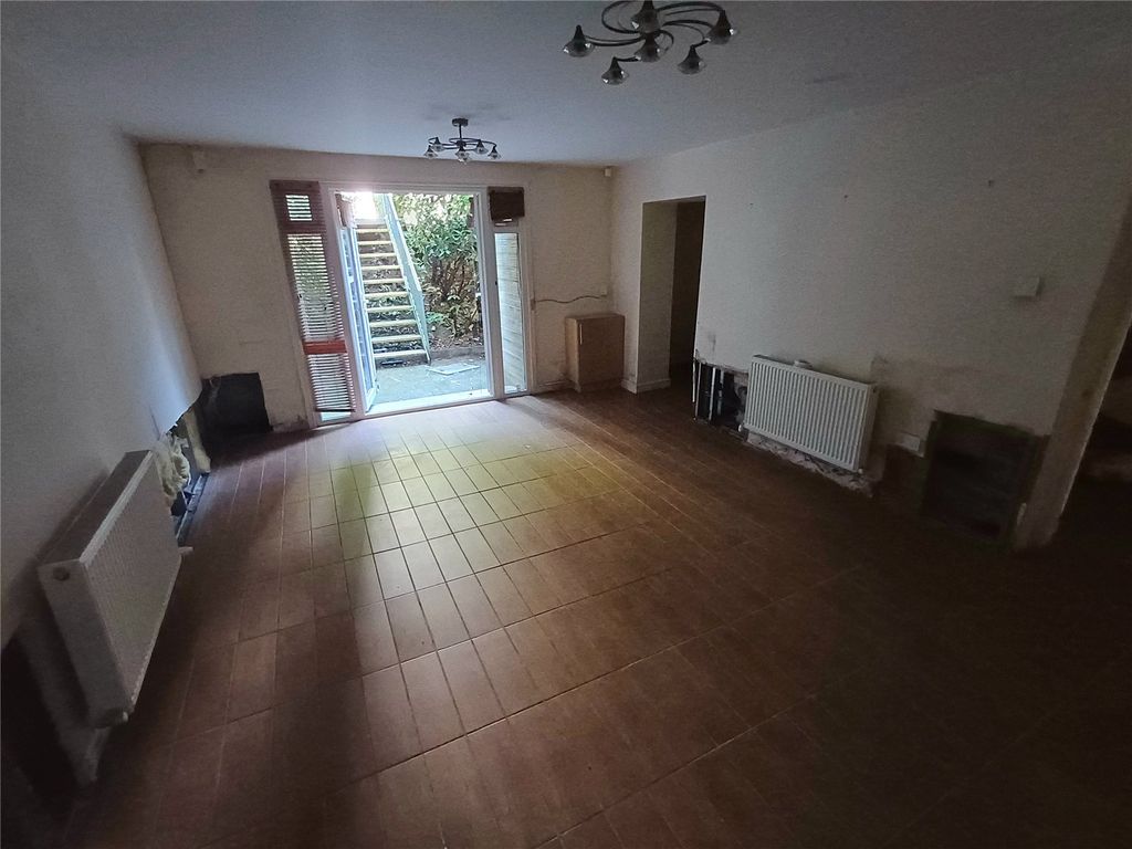 Property photo 2 of 9 Picture No. 01