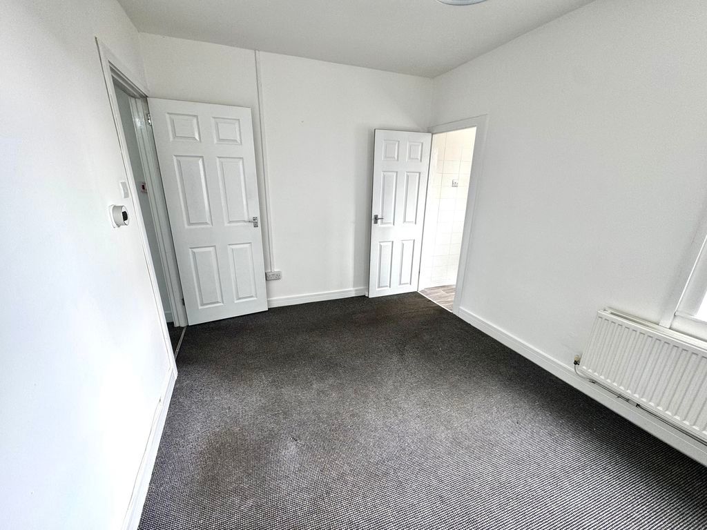 Property photo 3 of 9 Photo 3