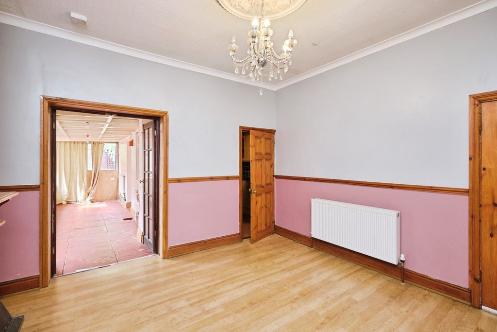 Property photo 3 of 25 Pbox-Img.Jpg