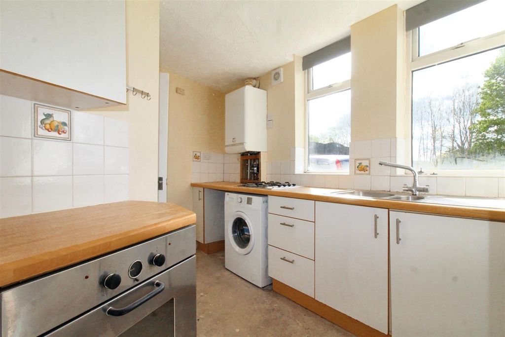 Property photo 2 of 8 Kitchen 1.Jpg