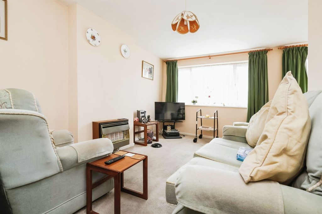 Property photo 3 of 17