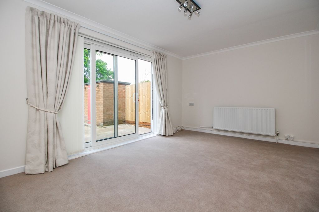 Property photo 2 of 8 9748