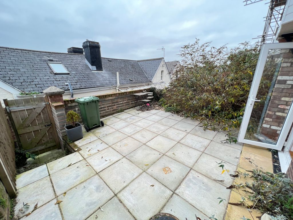 Property photo 2 of 6