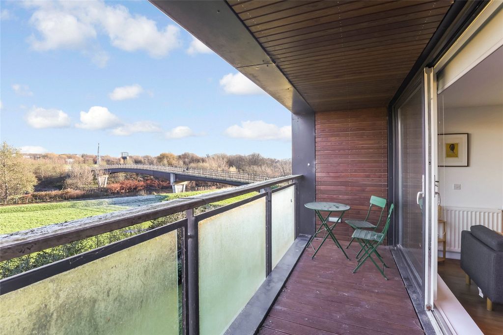 Property photo 2 of 20 Balcony