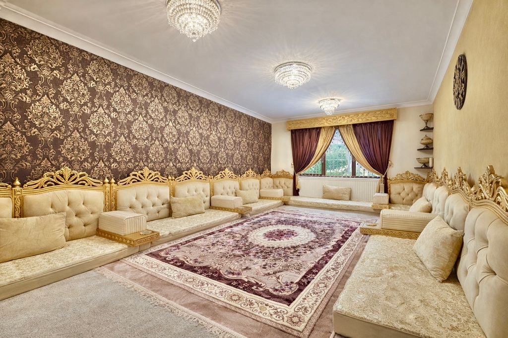 Property photo 3 of 18 Photo #3