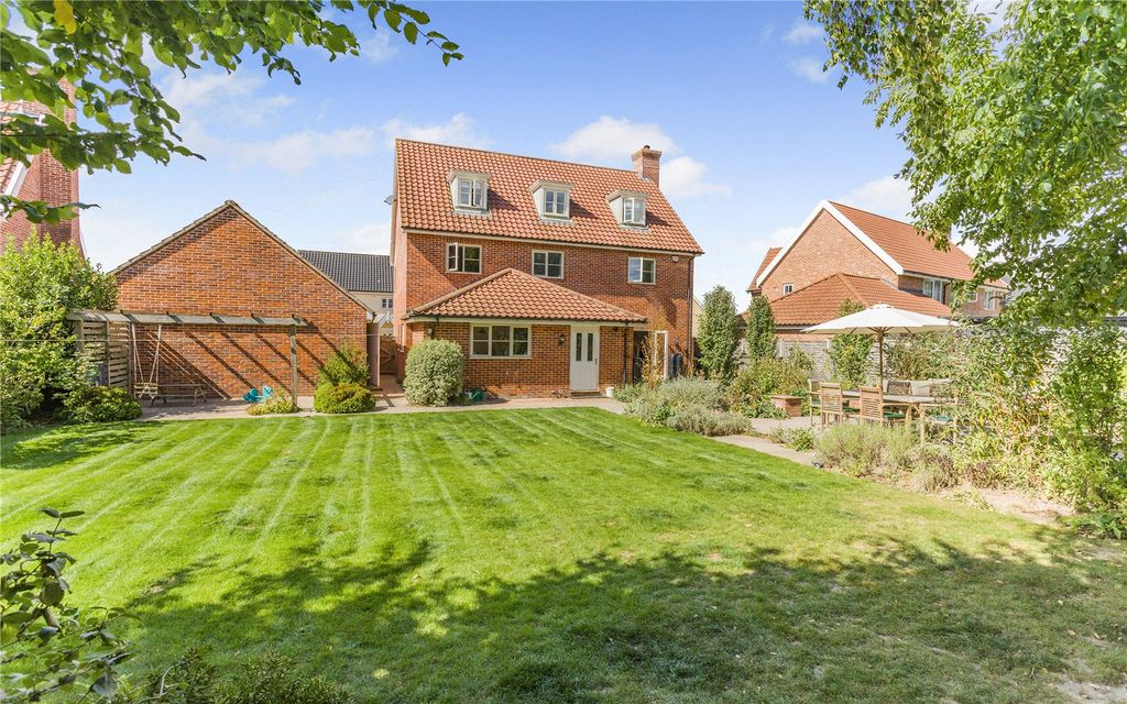 Property photo 3 of 21 Garden