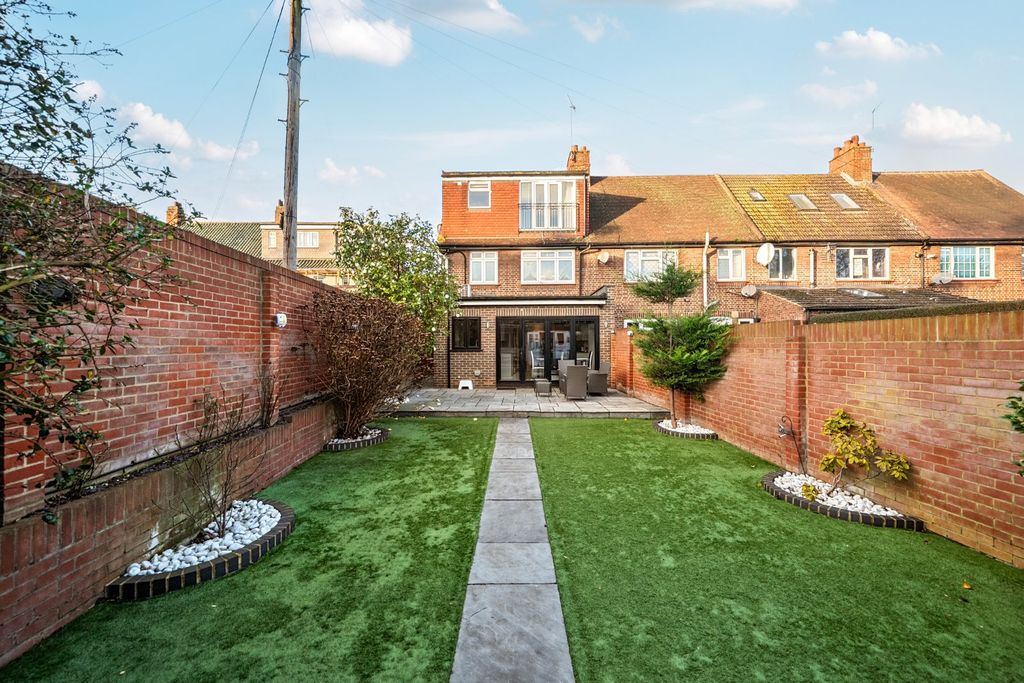 Property photo 1 of 19