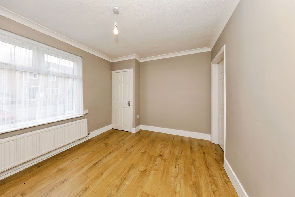 Property photo 3 of 16 Pbox-Img.Jpg