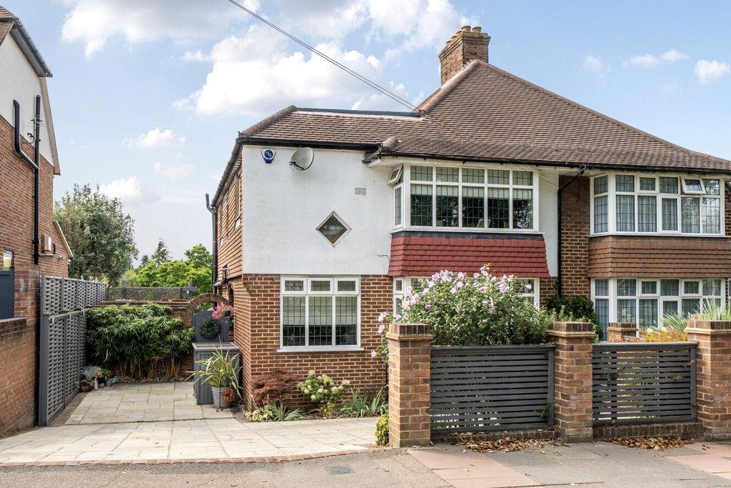 Property photo 1 of 22 Picture No. 04