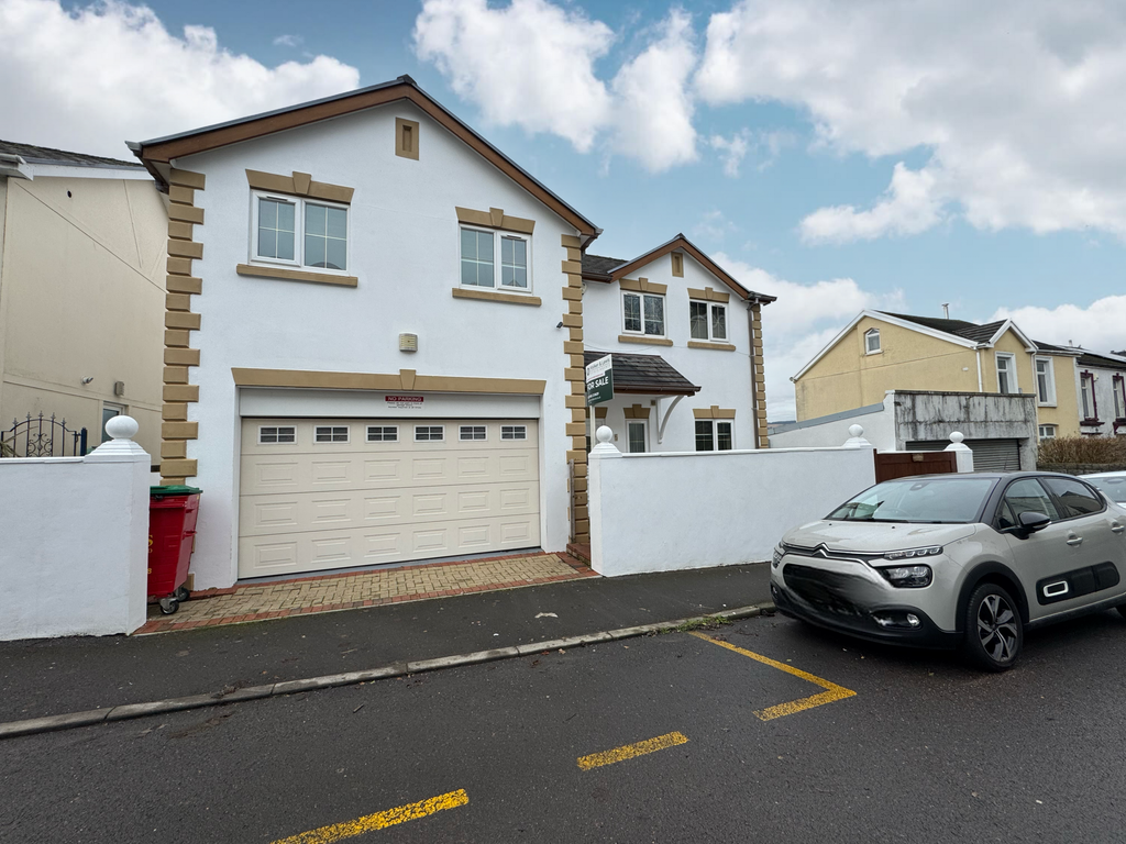 Property photo 1 of 43 Img_5061