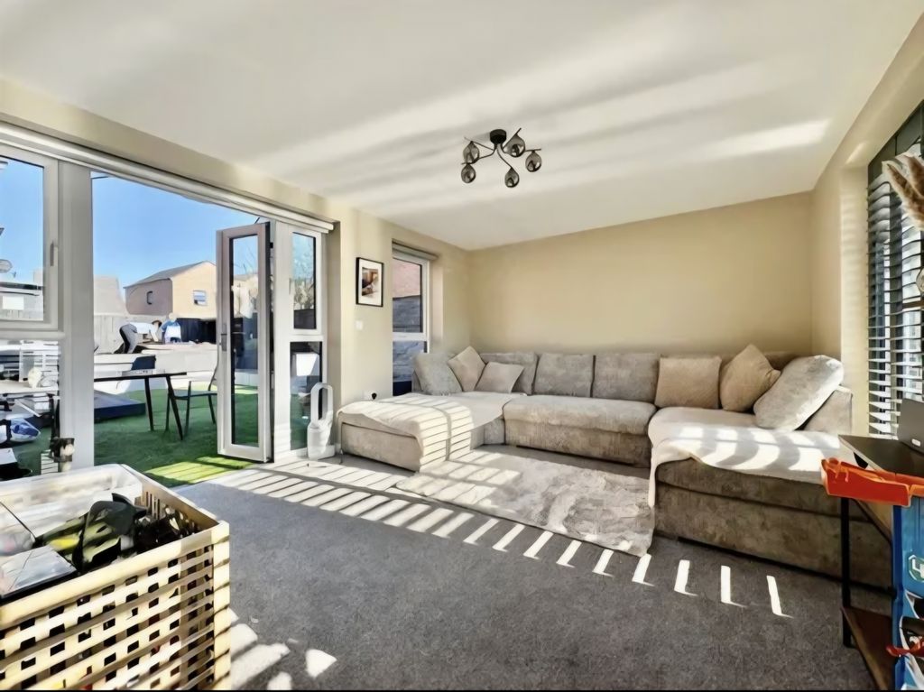 Property photo 1 of 29 Stunning 4-Bedroom Detached Family Home With Roof Terrace & Hot Tub In Desirable Cul-De-Sac