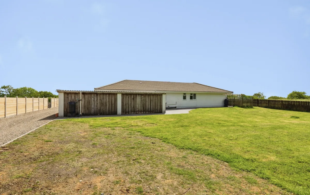 Property photo 3 of 21