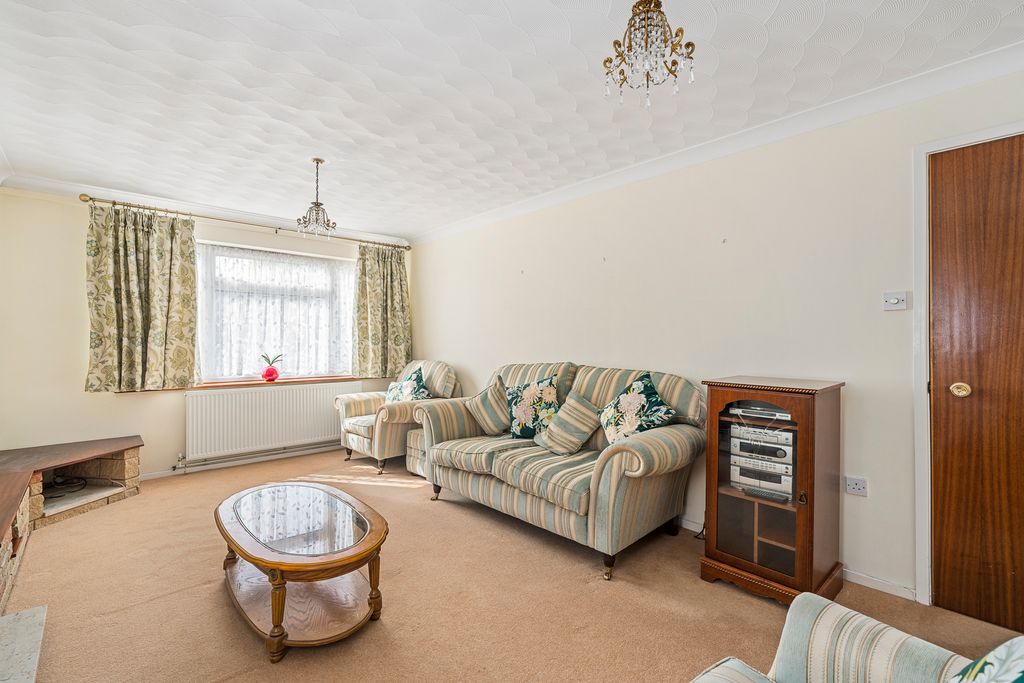 Property photo 3 of 12