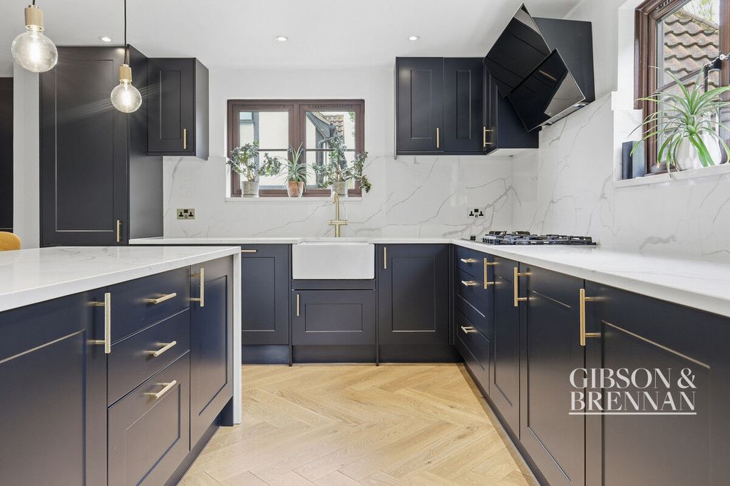 Property photo 2 of 38