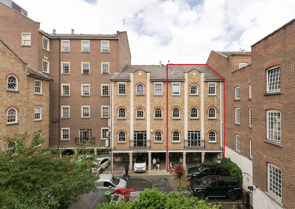 Property photo 1 of 31 7 Bath Place2.Jpg