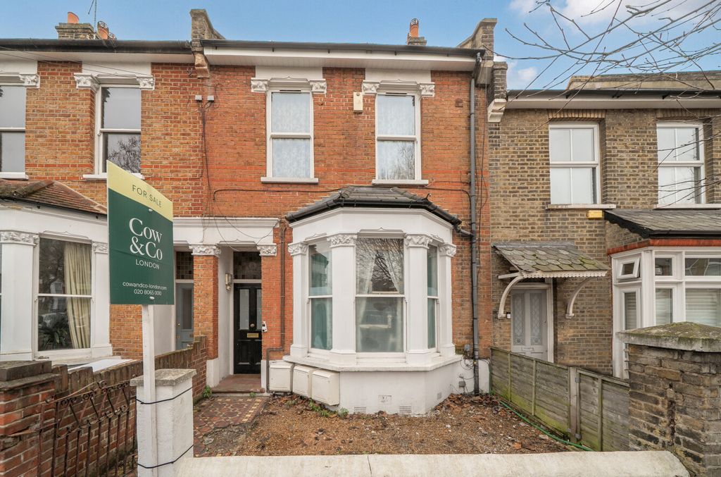 Property photo 1 of 11 1403051-1-6977697...