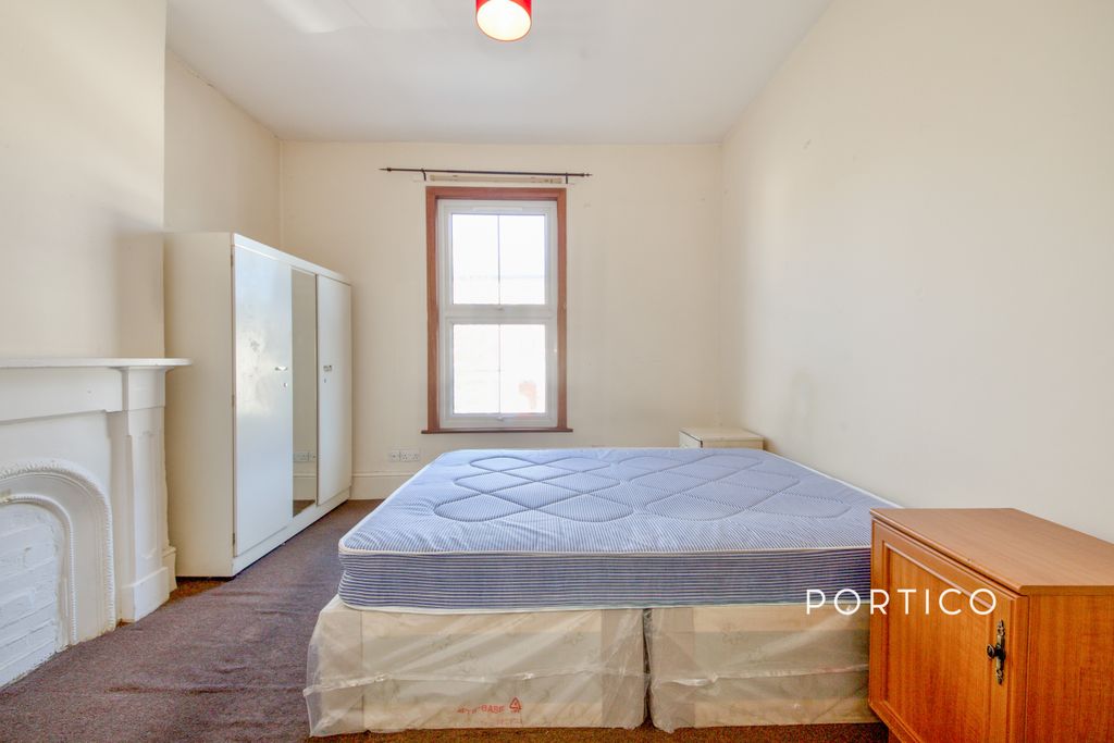 Property photo 2 of 8 2