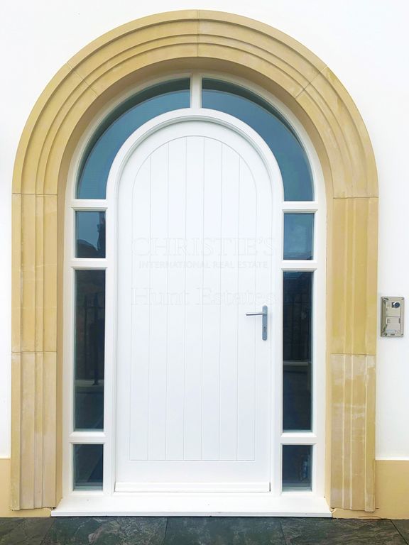 Property photo 2 of 14 Not Specified