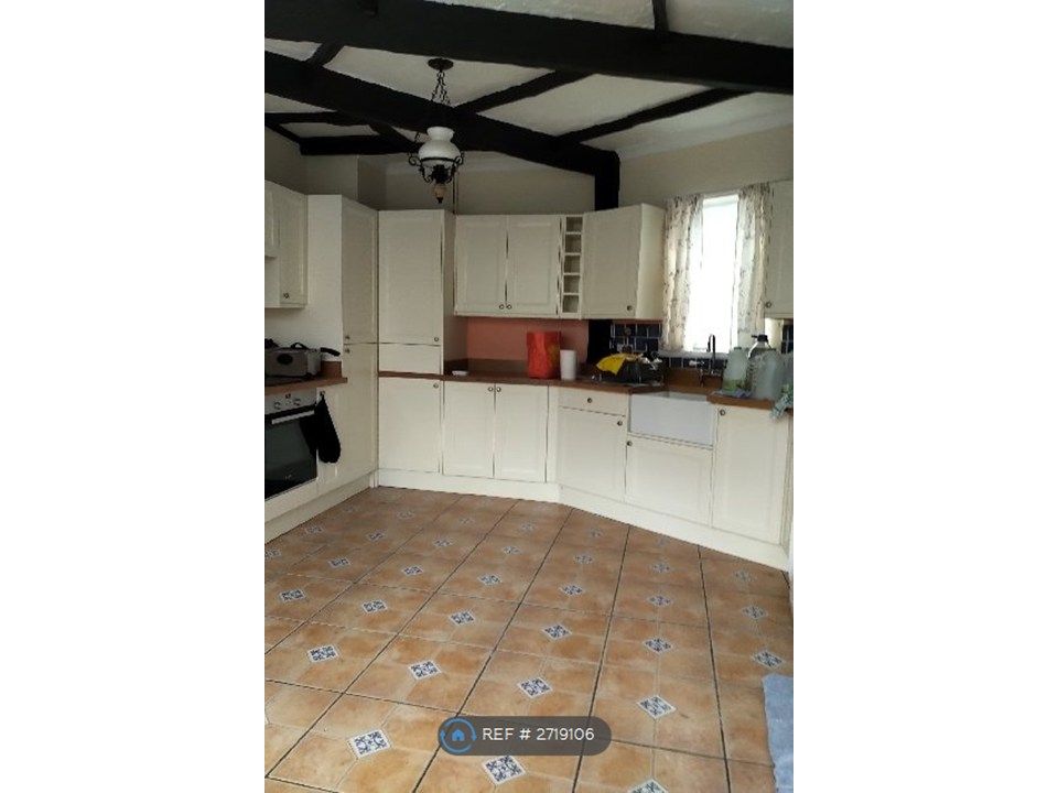 Property photo 1 of 5 Kitchen